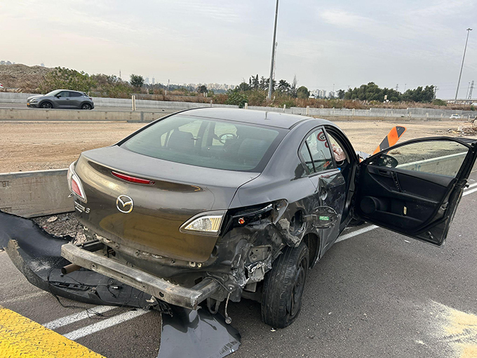 مصرع شاب وإصابة شابة بجراح خطيرة بحادث طرق على شارع 5